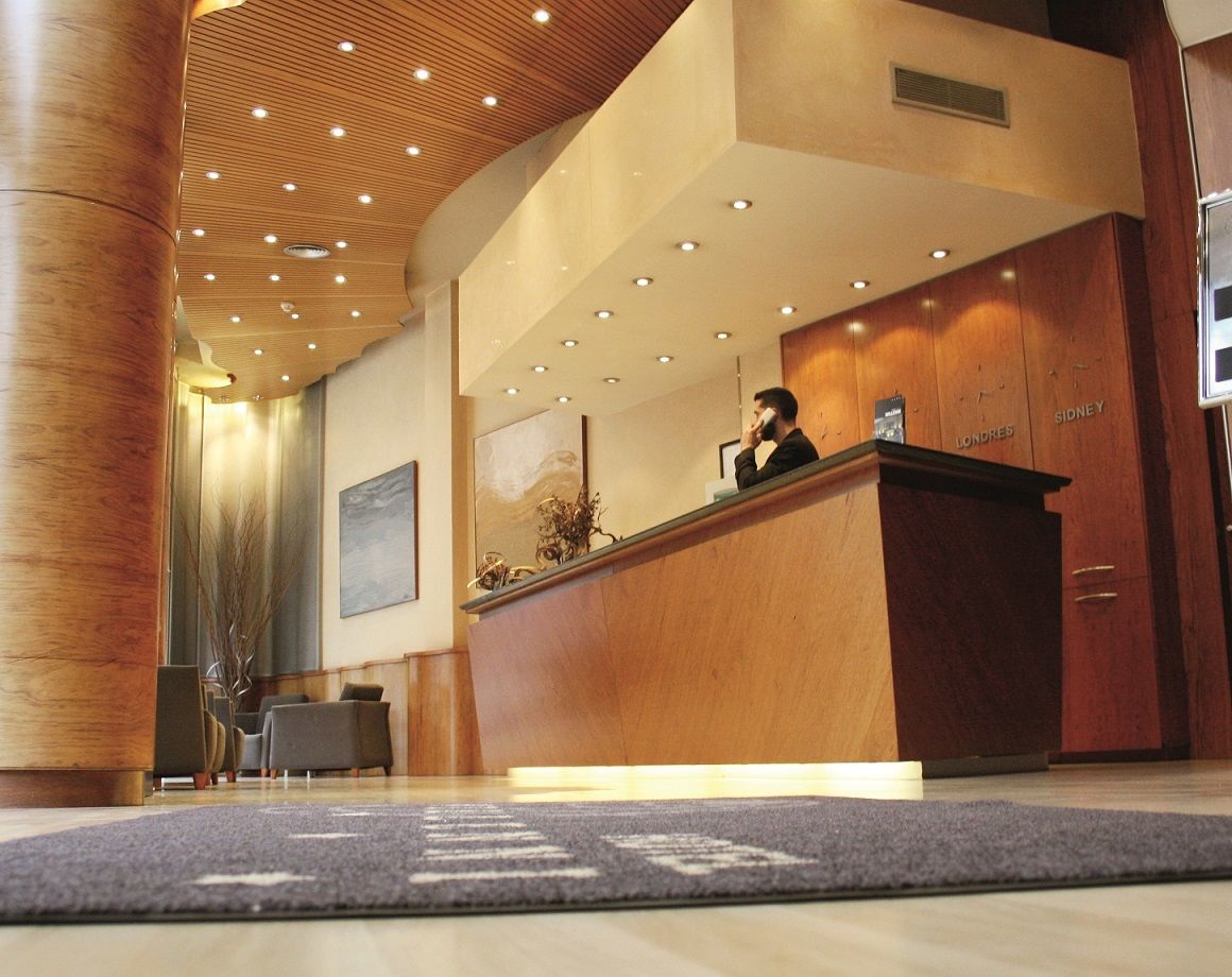 โรงแรมการ์บี มิลเลนนี บาร์เซโลนา ภายนอก รูปภาพ